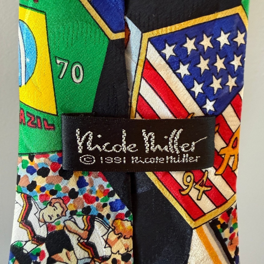 Nicole Miller 1991 Silk Soccer Print Tie – 1994 FIFA World Cup Rare Vintage - Picture 5 of 6